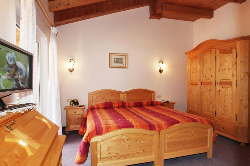 Hotel Garni Villanova Molveno Ruang foto